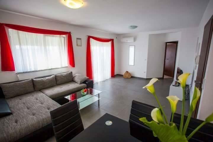 Apartman Tony Makarska Buitenkant foto